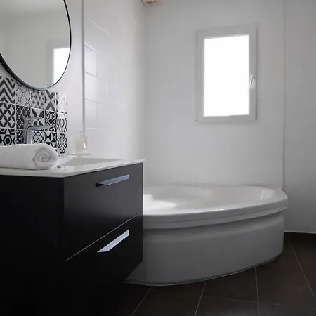 Maison Avec Piscine Privee & Jardin - 8 Personnes * 莱萨布勒-多洛讷