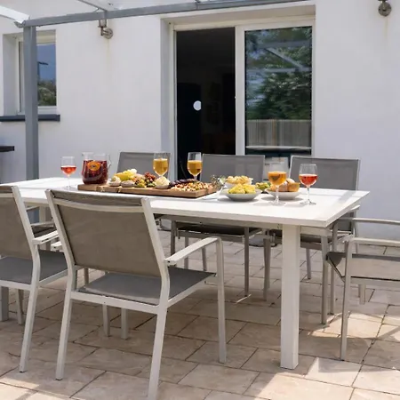 Maison Avec Piscine Privee & Jardin - 8 Personnes 度假居 *
